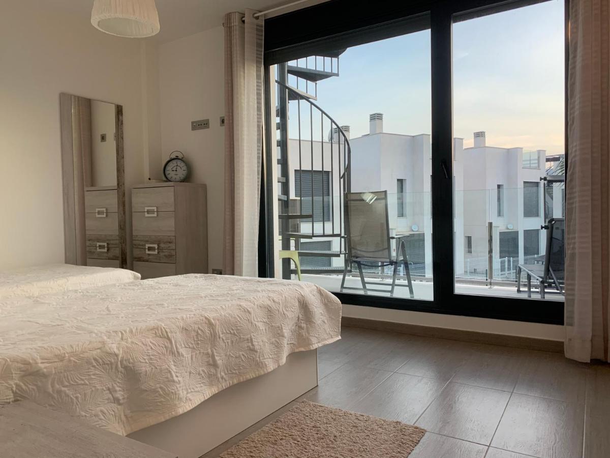 Punta Prima 3 Bedrooms And Solarium Sea View Vil·la Torrevieja